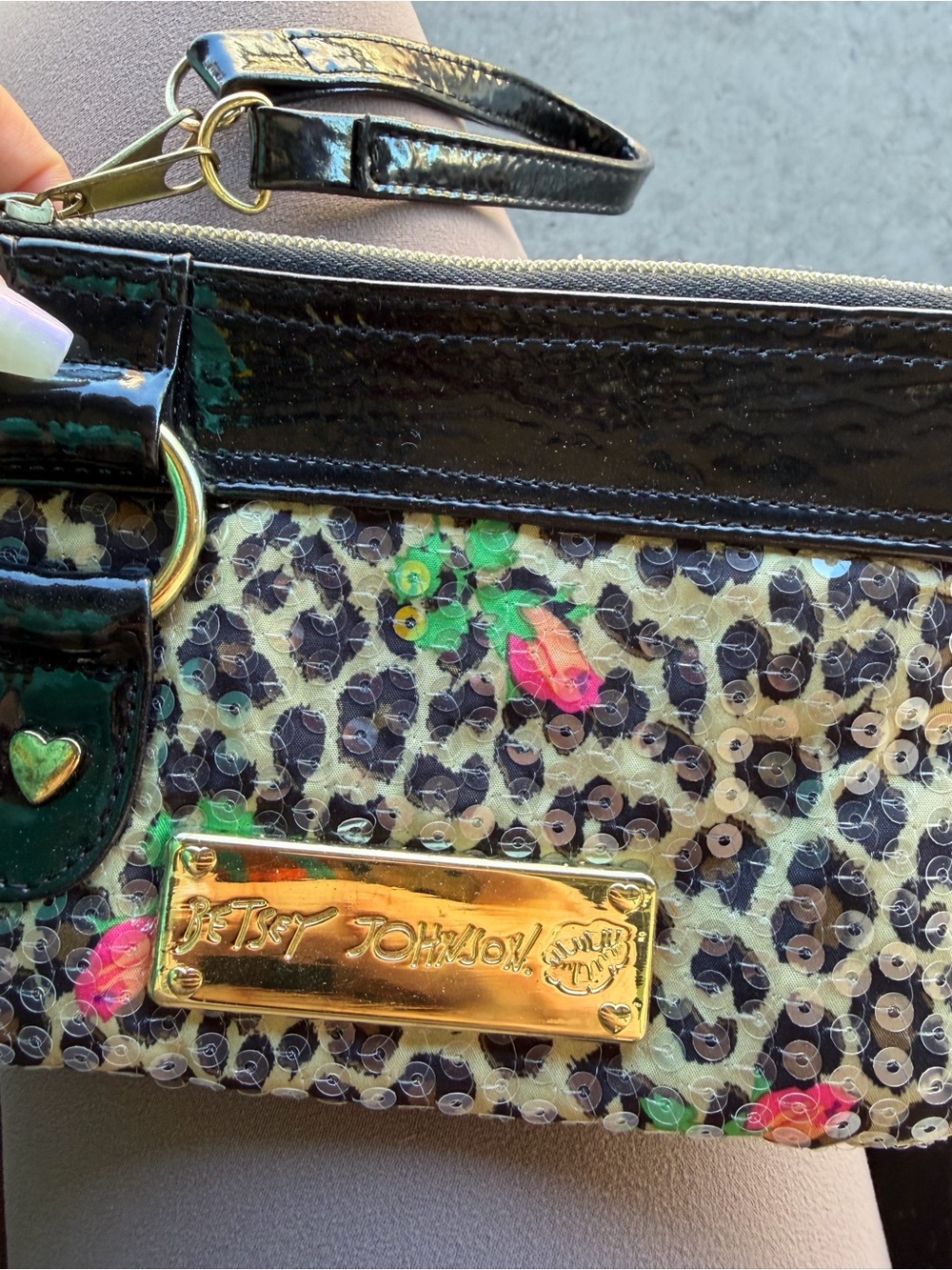 VINTAGE BETSEY JOHNSON Y2K Betseyville Leopard Expandable Wristlet Accessory - Picture 5 of 10